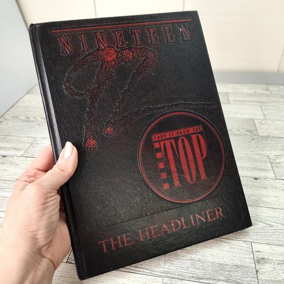 Milwaukee High School of the Arts 1992 The Headliner Yearbook‎ HS Wisconsin 90s - Picture 1 of 14